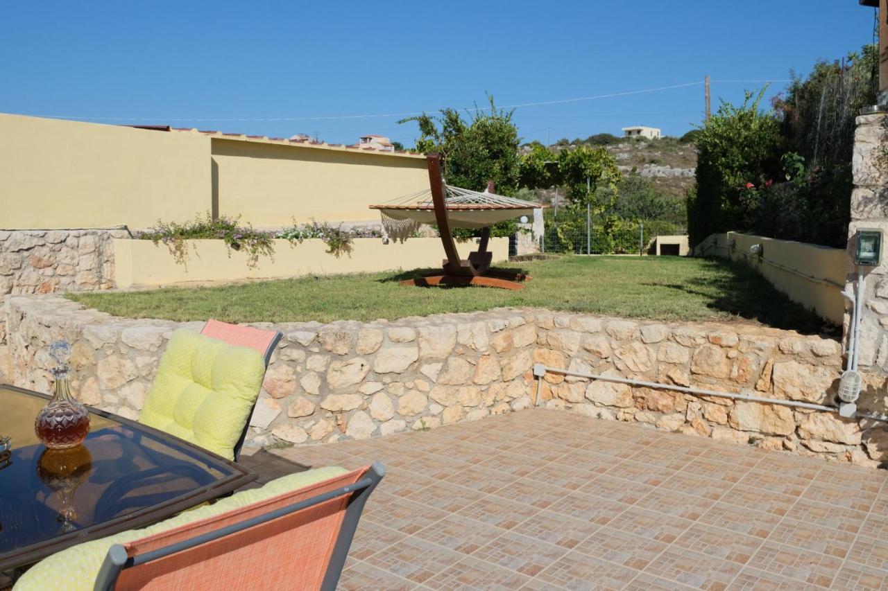 Sunny Hideaway Residence Close To The Nature Argoulidhés Exterior photo